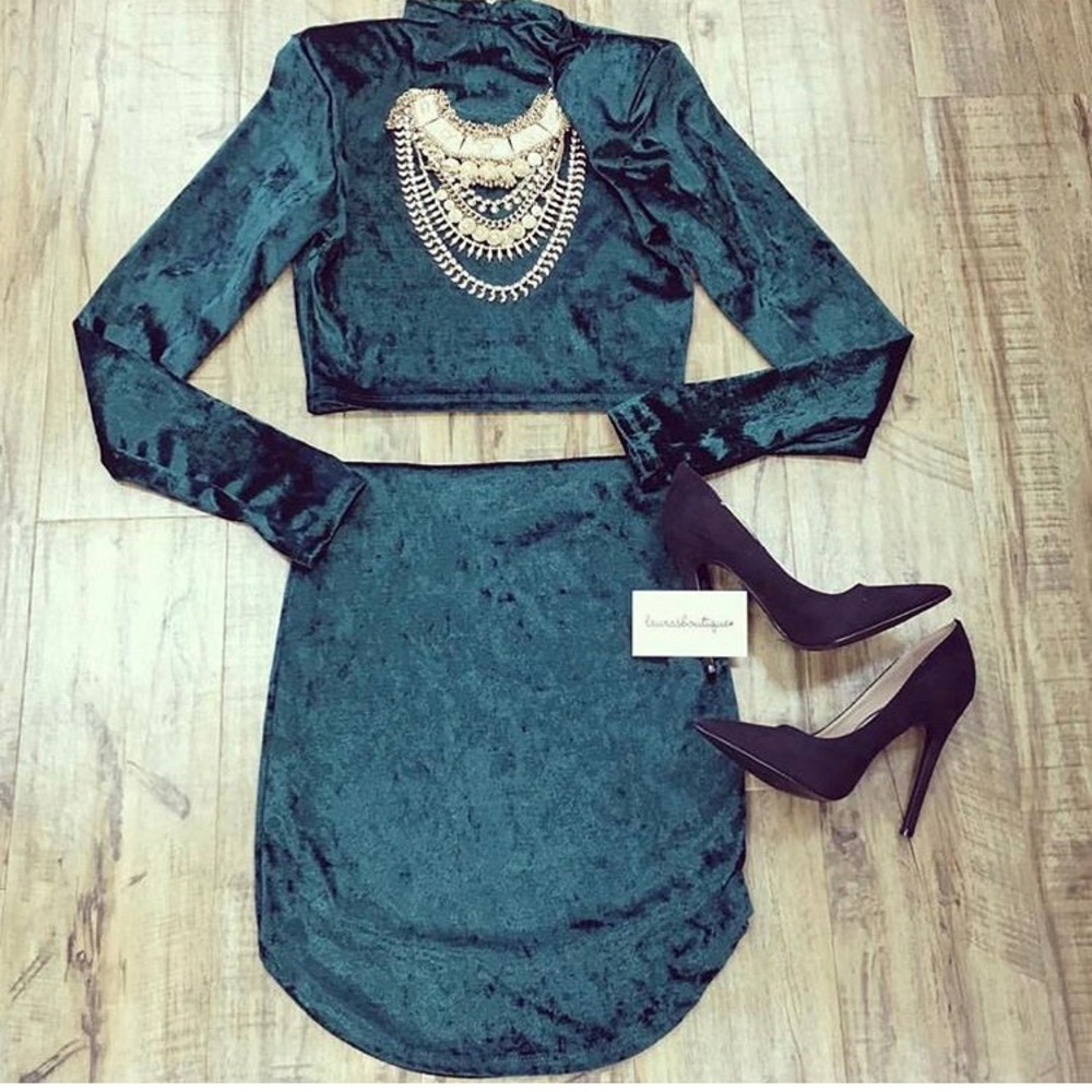 Velvet, emerald green two piece set ✨